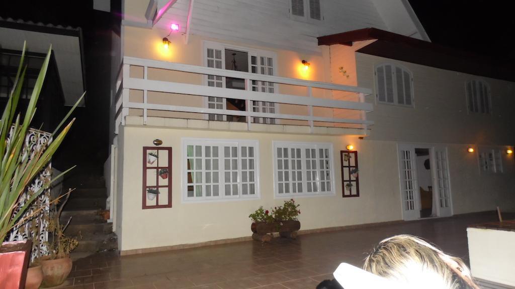 Casa Ex Villa Campos do Jordão Екстериор снимка